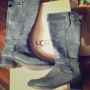 Black nubuck Ugg W Darcie boots